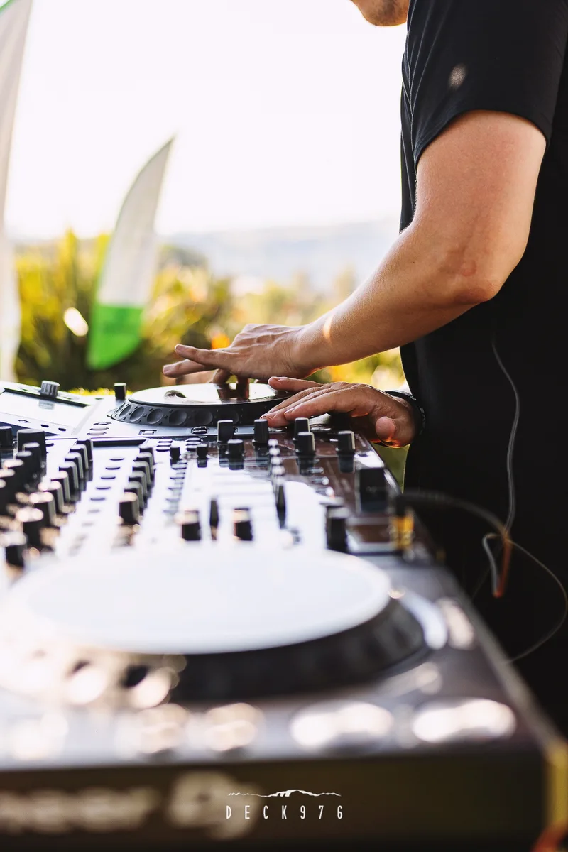 Deck 976, álbum oficial de setembro de 2026